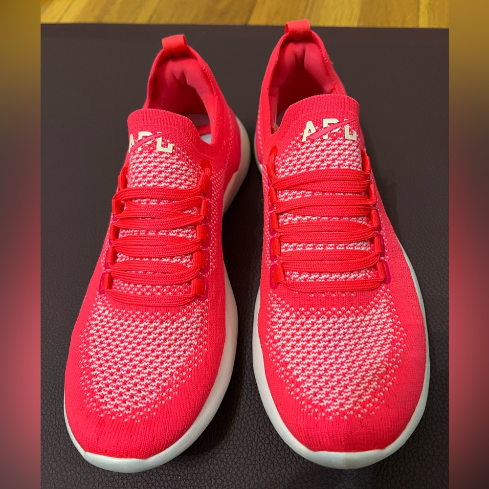 APL Women’s TechLoom Breeze in neon pink, size 6.5